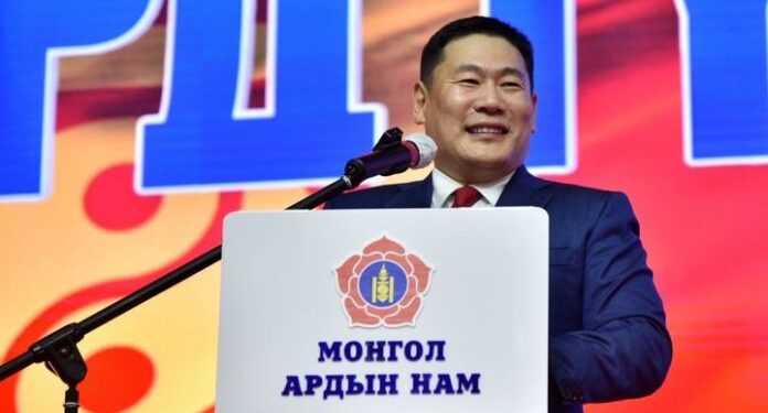 Гадаадад байгаа монголчууд Ерөнхий сайд Л.Оюун-Эрдэнийг багаар нь дэмжиж байна