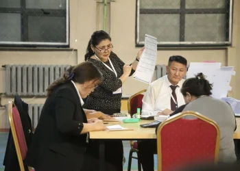 Бүх саналын хуудсыг гараар тоолж хяналтын тооллого хийлээ