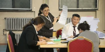 Бүх саналын хуудсыг гараар тоолж хяналтын тооллого хийлээ