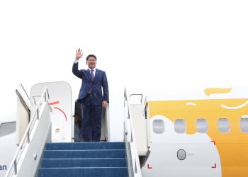 Ерөнхийлөгч У.Хүрэлсүх Казахстан Улсын Астана хотноо хүрэлцэн ирлээ