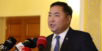 Б.Пүрэвдорж: Хамтарсан засагт нэгдэх асуудал савнаасаа хальж байна