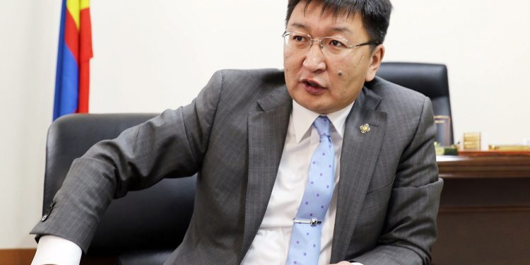 МАН-ын гал тогоо Д.Амарбаясгалангаас Я.Содбаатарт шилжлээ