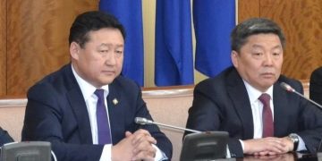 Д.Тогтохсүрэнд "Монголросцветмет"-ийг өгч байгаад Д.Хаянхярваа шиг оймсыг нь гозолзуулах уу?