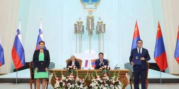 Словени улстай ойн салбарт хамтран ажиллана