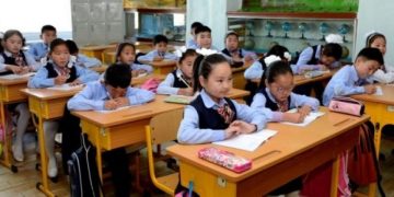 Гуравдугаар ангийн сурагчдад англи хэл заах туршилтыг 100 сургуульд эхлүүлнэ