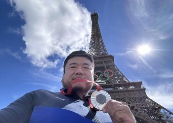 Э.Содномпилжээг "Чингис хаан" одонгийн зарлигтай угтъя