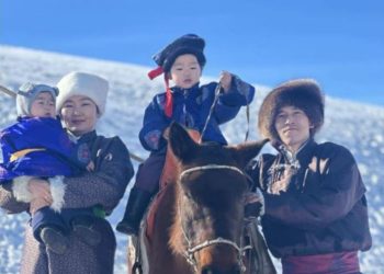 Энхбаярын Хүрэлбаатар: Дэндүү нялх гурван үрээ бодохоор заавал амьдрах хэрэгтэй байна