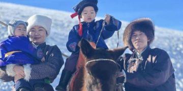 Энхбаярын Хүрэлбаатар: Дэндүү нялх гурван үрээ бодохоор заавал амьдрах хэрэгтэй байна