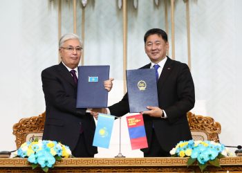 Өнөөдрийн ЗОЧИН: Казахстаны Ерөнхийлөгчөөр улиран ажиллаж буй Токаев гэж хэн бэ?