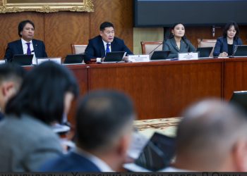 Ерөнхий сайд оны эцэс гэхэд 1 сая жуулчин хүлээж авахаар зорьж ажиллахыг аж ахуй нэгжүүддээ уриаллаа