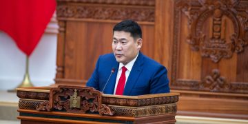 Л.Оюун-Эрдэнэ: 14 мега төслөө бүтэн хөдөлгөж чадвал ДНБ 10 мянган ам.долларт хүрэх боломжтой