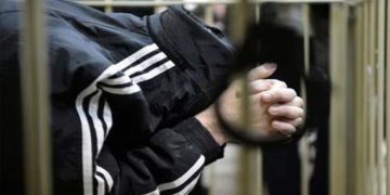 Хүүхэд хүчиндээд гадаад руу зугтсан хэрэгтнийг баривчлан авчирчээ