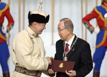 Бан Ги Мүн-д “Чингис хаан” тэргүүн зэргийн одон хүртээлээ