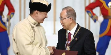 Бан Ги Мүн-д “Чингис хаан” тэргүүн зэргийн одон хүртээлээ