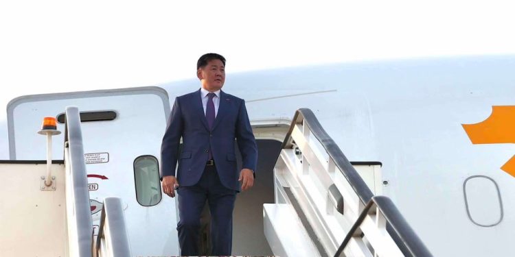 Монгол Улсын Ерөнхийлөгчийн Туркменистан Улсад хийх төрийн айлчлал эхэллээ