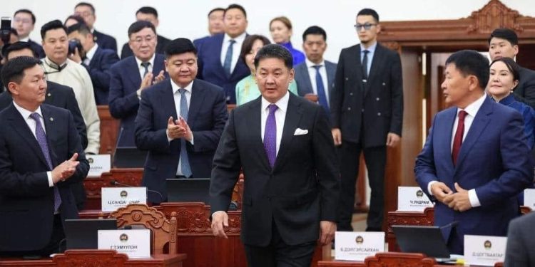 Ерөнхийлөгч У.Хүрэлсүх 2025 оны төсөвт бүхэлд нь хориг тавилаа