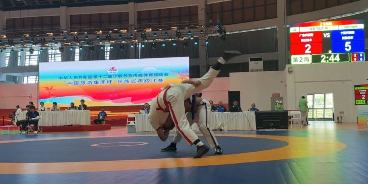 Өвөрмөц дүрэмтэй хотон үндэстний бөх