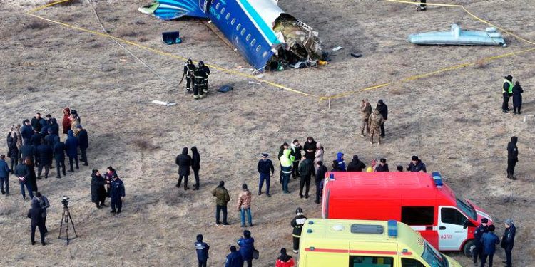 Казакстанд онгоц осолдож 38 хүн амь үрэгджээ