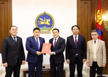 Гашуунсухайт-Ганцмод боомтын хил дамнасан төмөр замын тухай тогтоолыг УИХ яаралтай горимоор хэлэлцэнэ