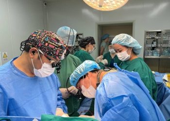 Монгол, солонгос эмч нар зүрхний төрөлхийн гажигтай хүүхдүүдэд мэс засал үнэгүй хийжээ