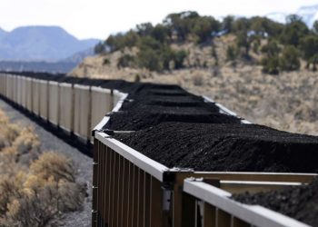 Экспортын төмөр замыг гацаагчид юуны учир сандралдаж эхлэв?