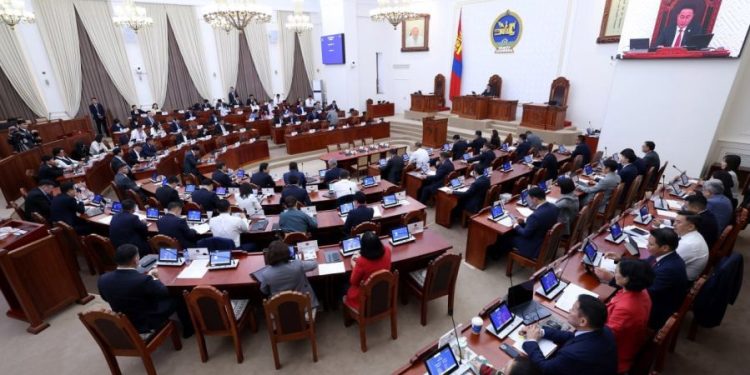 Улсын төсвөөр ПОПУЛИЗМ хийдэггүй