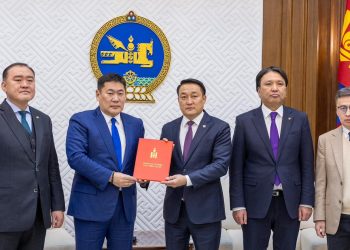 Ерөнхий сайд Засгийн газрын 14 мега төсөлд багтсан стратегийн ач холбогдолтой төслүүдээ УИХ-ын даргад өргөн барилаа