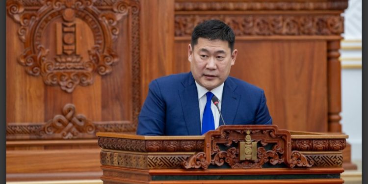 Л.Оюун-Эрдэнэ: 16 жилийн өмнө энэ төмөр замын төслийг хэрэгжүүлж чадсан бол өнөөдөр утаа, түгжрэл гэж ярих шаардлагагүй байх байлаа