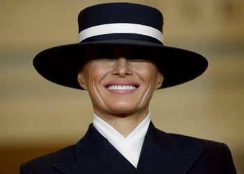 АНУ-ын тэргүүн хатагтайн гоёлыг хэн урласан бэ?