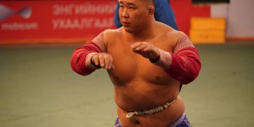 Аварга О.Хангай Булганы таван аваргын нэрэмжит барилдаанд түрүүллээ