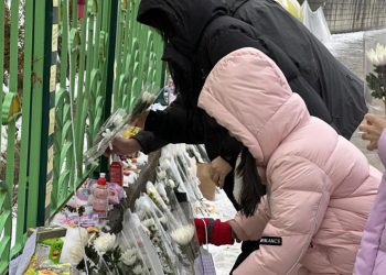 Ажлаас хална гэсэн дэд захиралдаа уурссанаас сурагчаа хутгалсан гэж мэдүүлжээ