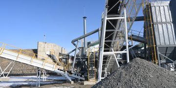 Барилгын хатуу хог хаягдал дахин боловсруулах үйлдвэр өдөрт 100 тонн хог боловсруулна