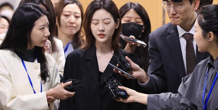 Жүжигчин бүсгүйн үхлийн дараа солонгосууд одуудад хэт хатуурхдаг зангаа шүүмжилж эхэллээ