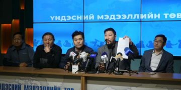 Э.Болормааг УИХ-ын гишүүнээс эгүүлэн татахгүй бол тэмцэнэ гэлээ