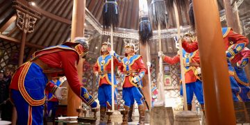 Бүх цэргийн Их хар сүлдэнд хүндэтгэл үзүүллээ