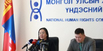 ХЭҮК: Цагдаагийнхан "Ноорог"-ын залуусын халдашгүй чөлөөтэй байх эрхийг зөрчсөн