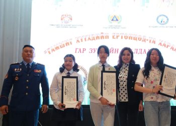 "Гамшиг хүүхдийн ертөнцөд"-Та хараач гар зургийн уралдаан шилдгүүдээ шалгарууллаа