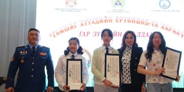 "Гамшиг хүүхдийн ертөнцөд"-Та хараач гар зургийн уралдаан шилдгүүдээ шалгарууллаа