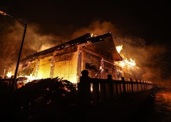 БНСУ-д хээрийн түймрийн улмаас 18 хүн нас баржээ