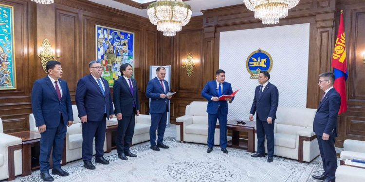 Гашуунсухайт-Ганцмод боомтын хүчин чадлыг нэмэгдүүлэх төслийг өргөн барилаа