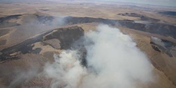 Сэлэнгийн Хушаат, Дархан-Уул аймгийнхан түймэр унтраахад оролцож байна