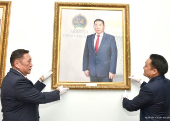 УИХ-ын дарга асан М.Энхболдын хөрөг зургийг Төрийн ордонд байрлууллаа