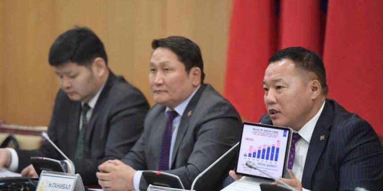 Онгоцны түлшийг 20 жил зөвхөн ОХУ-аас авах төслийг АН-ын бүлэг дэмжсэнгүй