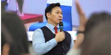 Т.Мөнхсайхан: Эмч нарын бие, нэр хүндэд халддаг байдлыг хуулиар зохицуулдаг болно