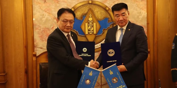 Батлан хамгаалах яам, Шинжлэх ухааны академитай хамтран ажиллана