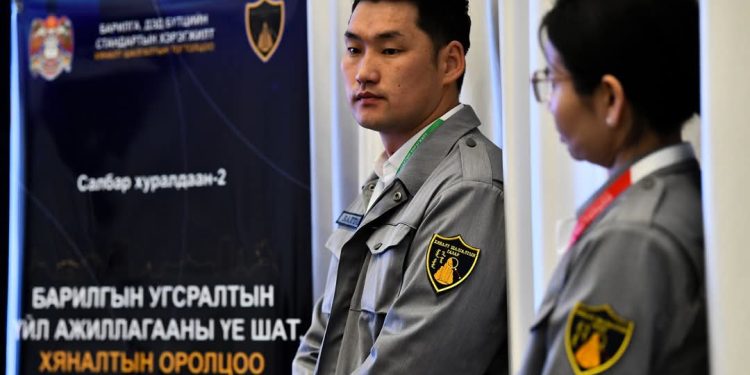 Барилга, дэд бүтцийн салбарынхан хэлэлцүүлэг хийж байна