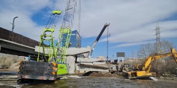 Зайсангийн гүүрийн дам нурууг угсарч эхэллээ