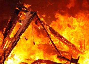 Модон байшин шатаж 3-5 насны гурван хүүхэд нас баржээ