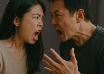 Хардалтын улмаас эхнэрээ хөнөөжээ