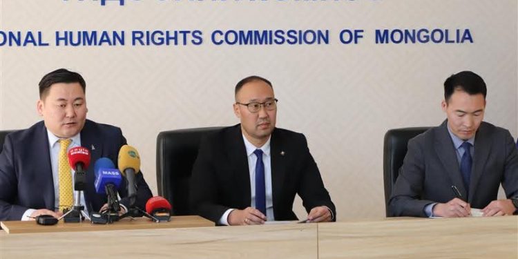 ТҮЦ-ийг нүүлгэх тухай Хотын дарга Х.Нямбаатарын захирамжийг хэрэгжүүлэхдээ хүний эрх зөрчсөн гэж ХЭҮК дүгнэжээ